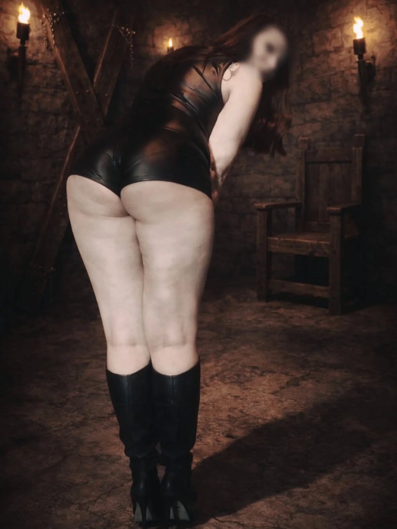 Comtesse Coco – Domina-Anzeige aus Düsseldorf, Bild 2 von 3