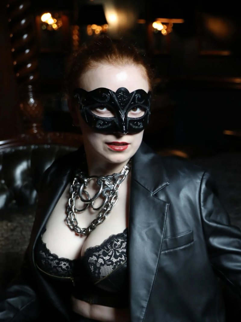 Amy Roux – Domina in Düsseldorf