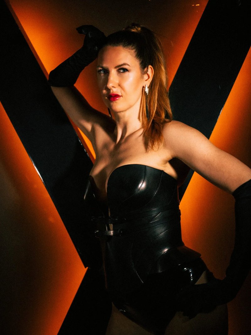 Nica Éclat – Domina in Berlin