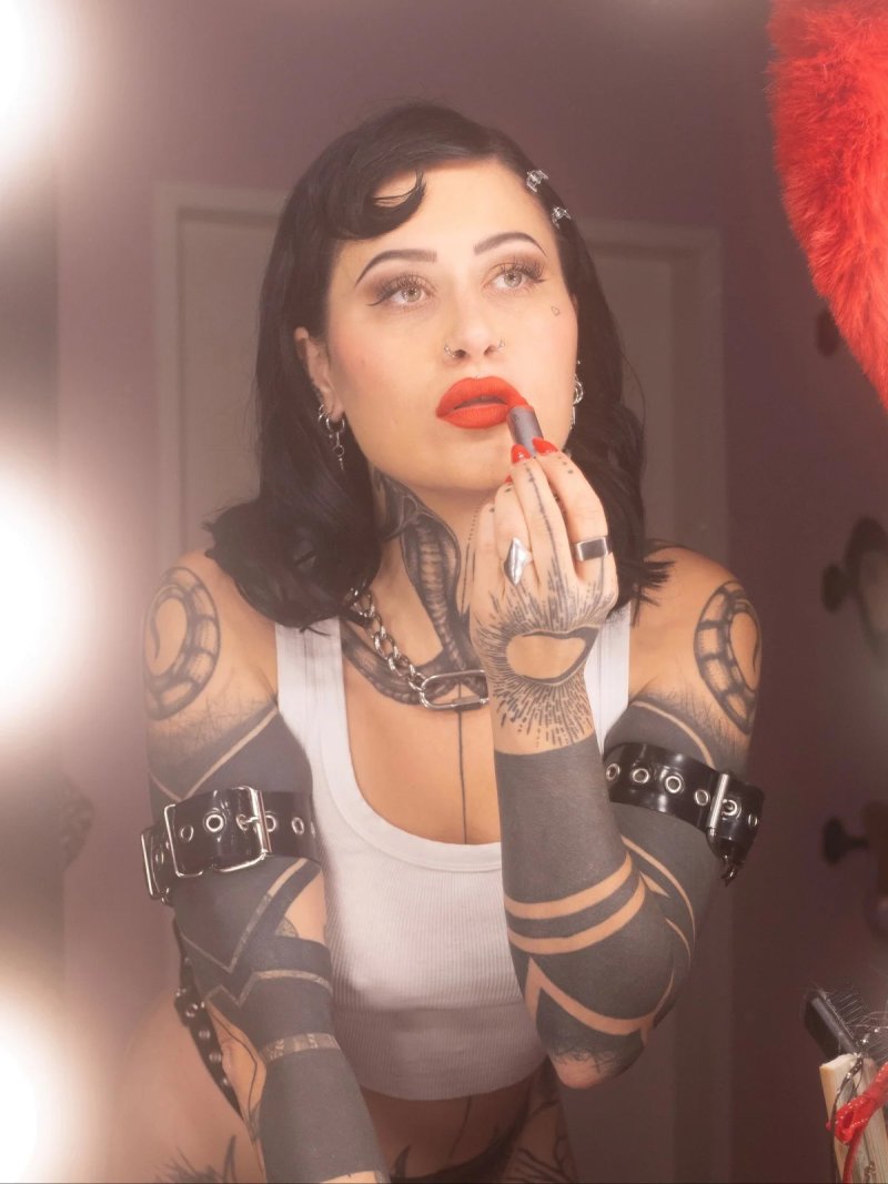 Miss Rosi Riot – Domina in Berlin