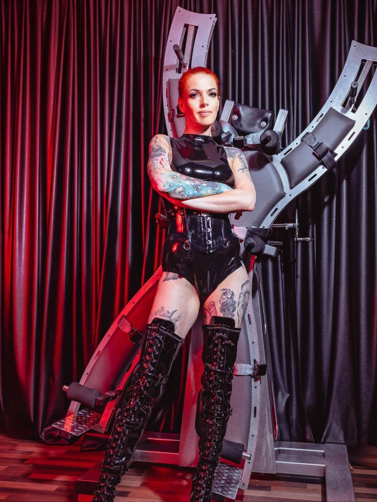 Schwester Vegas – Domina-Anzeige aus Berlin, Bild 3 von 3