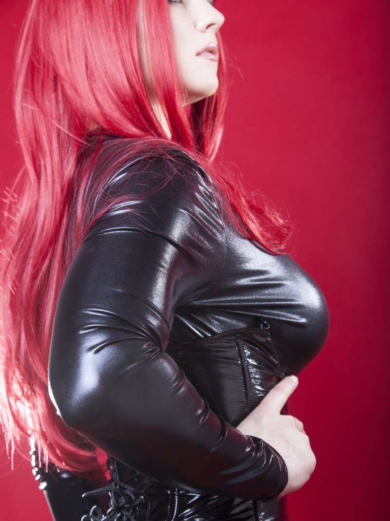 Latexfetisch am Telefon – Telefonsex-Anzeige